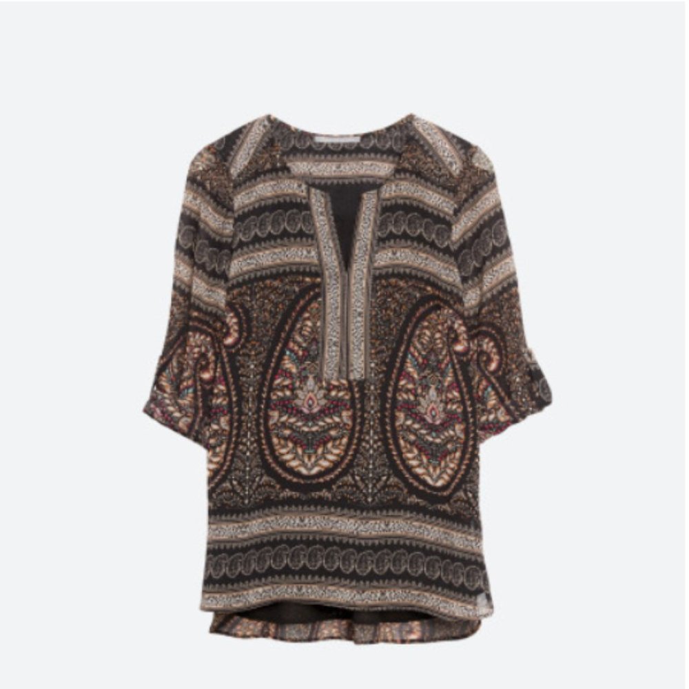 DANIEL RAINN “Wiley” stunning split-neck, sheer blouse in size Medium.